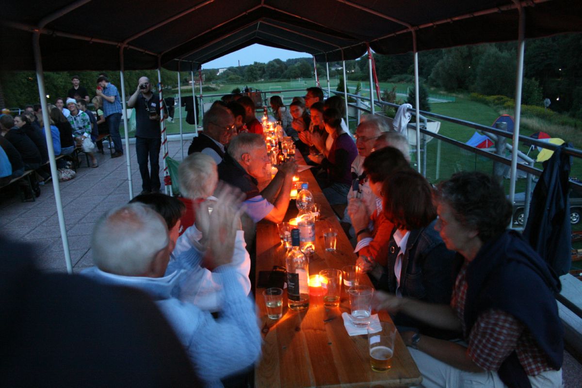 2009ems104