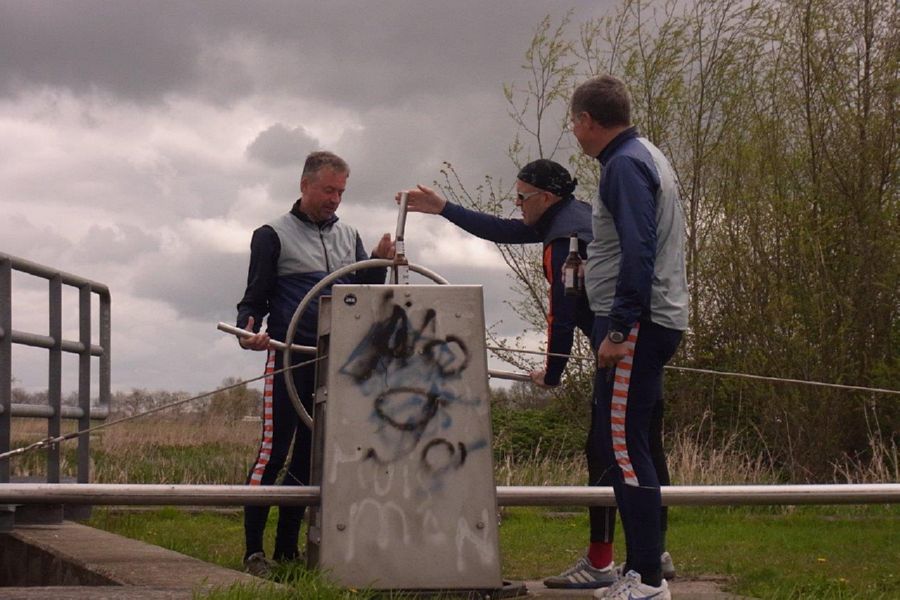 maiwanderfahrt-sneek_0032_2015-05-05_00-18-13